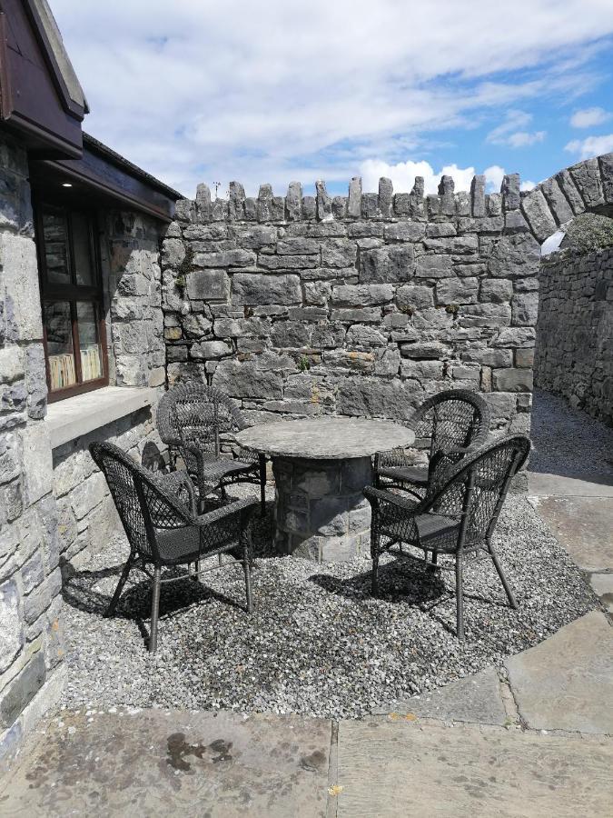 Aille River Tourist Hostel And Camping Doolin