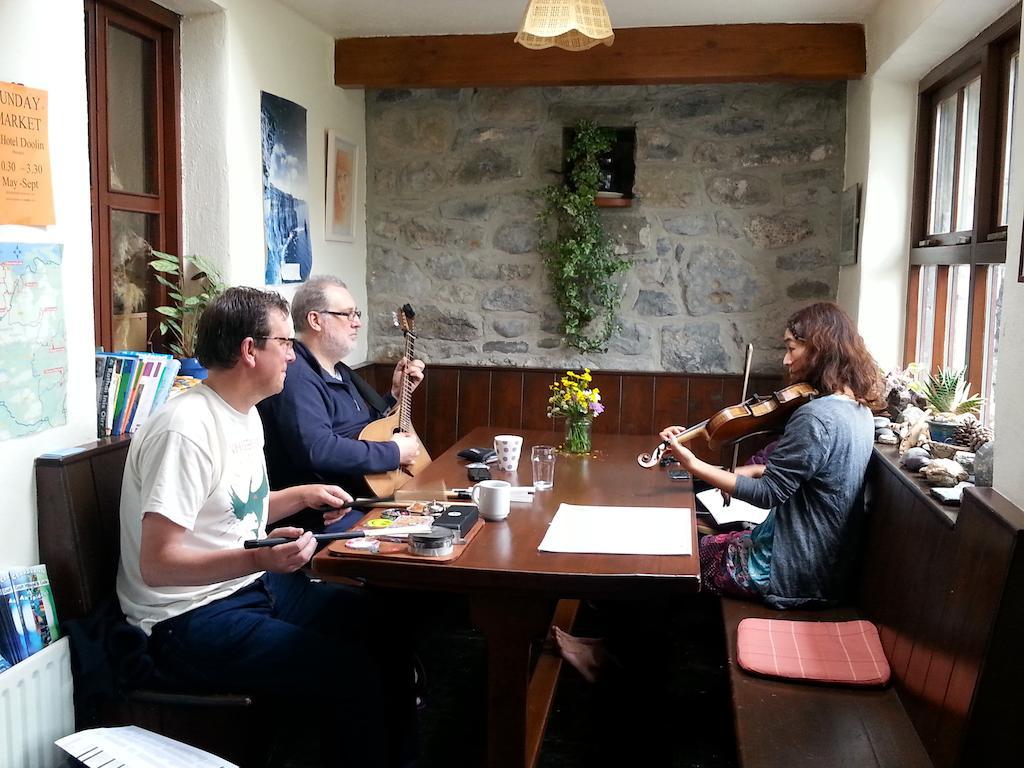 Aille River Tourist Hostel And Camping Doolin Hostel *